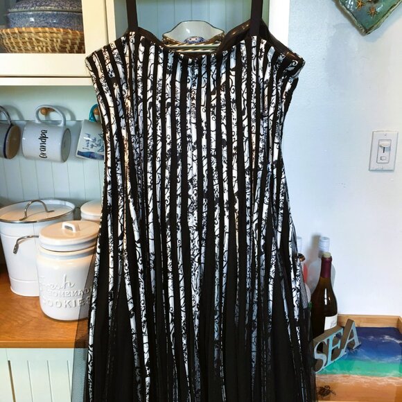 JS Collections Cocktail Dress Floral Accordion Draped Black Midi Dress 18W - Picture 5 of 8